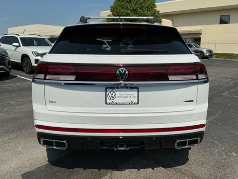 Certified 2024 Volkswagen Atlas Cross Sport SEL R-Line AWD/4WD image 4