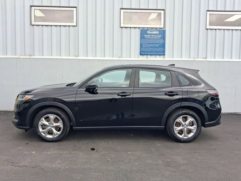 Used 2023 Honda HR-V LX image 2