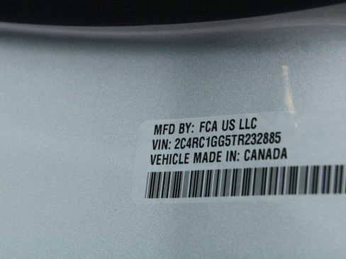 New 2026 Chrysler Pacifica Limited w/ Uconnect Theater Family Group FWD image 9