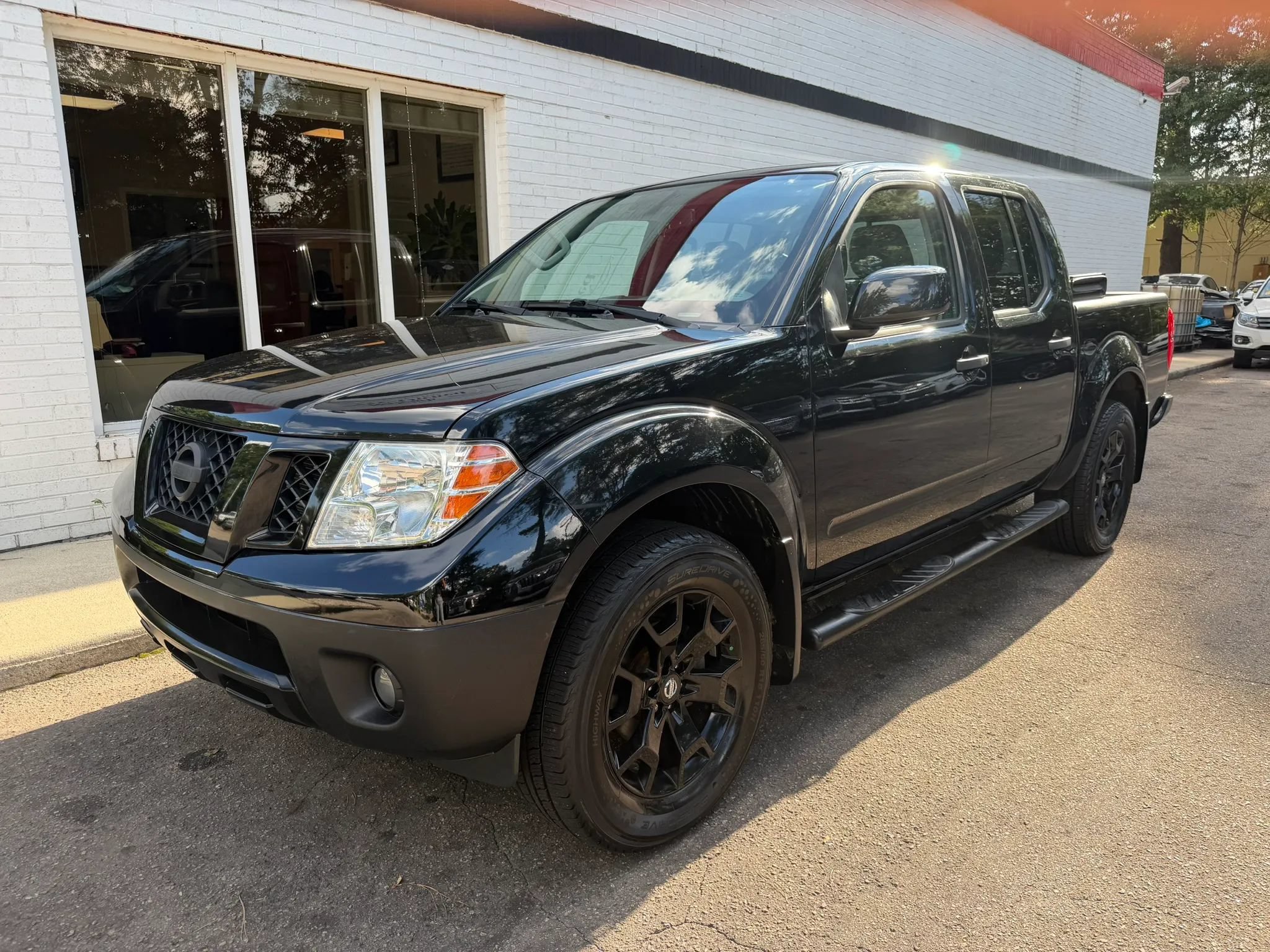 Used 2020 Nissan Frontier SV w/ Midnight Edition Floor Mats AWD/4WD image 2