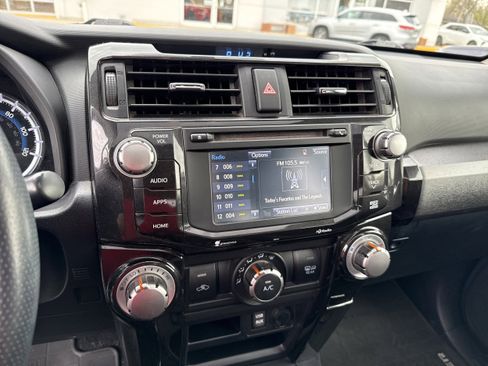Used 2016 Toyota 4Runner Trail Premium AWD/4WD image 9