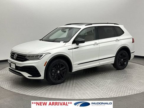 Used 2022 Volkswagen Tiguan SE R-Line AWD/4WD image 1
