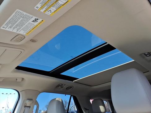 Used 2020 Ford Explorer Limited w/ Class III Trailer Tow Package image 12