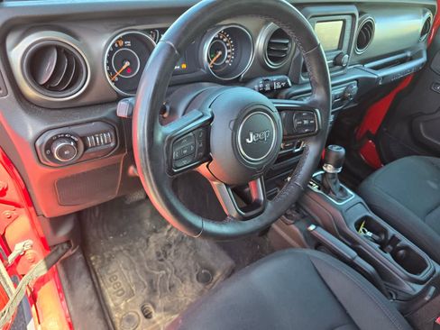 Used 2018 Jeep Wrangler Unlimited Sport S AWD/4WD image 13