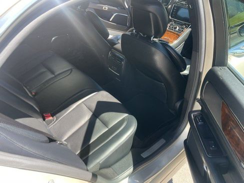 Used 2017 Lincoln Continental Select w/ Climate Package AWD/4WD image 8