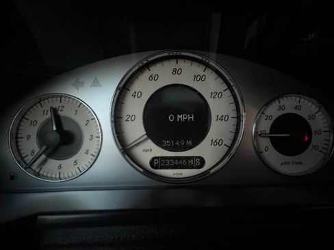 Used 2008 Mercedes-Benz E 350 Luxury image 14