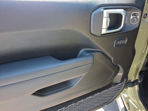 New 2026 Jeep Gladiator Sport image 9