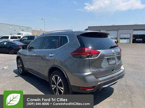 Used 2020 Nissan Rogue SV w/ Premium Package AWD/4WD image 9