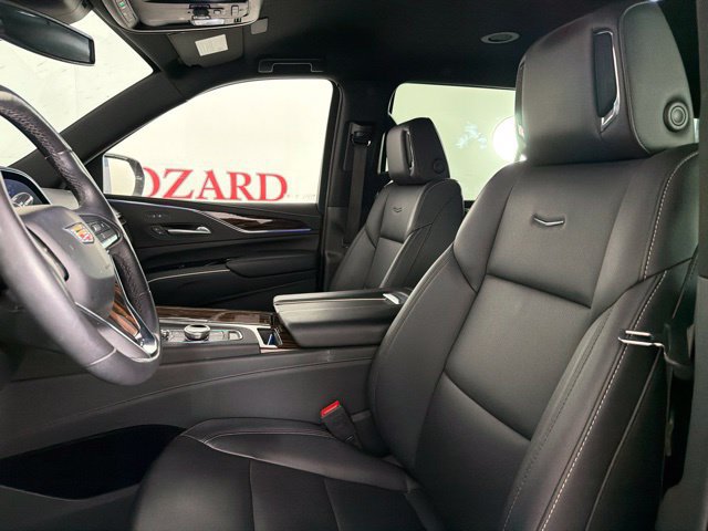 Used 2024 Cadillac Escalade Luxury RWD image 17