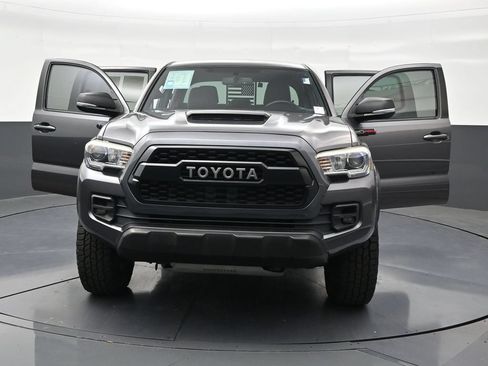 Used 2017 Toyota Tacoma TRD Sport w/ Tow Package RWD image 34
