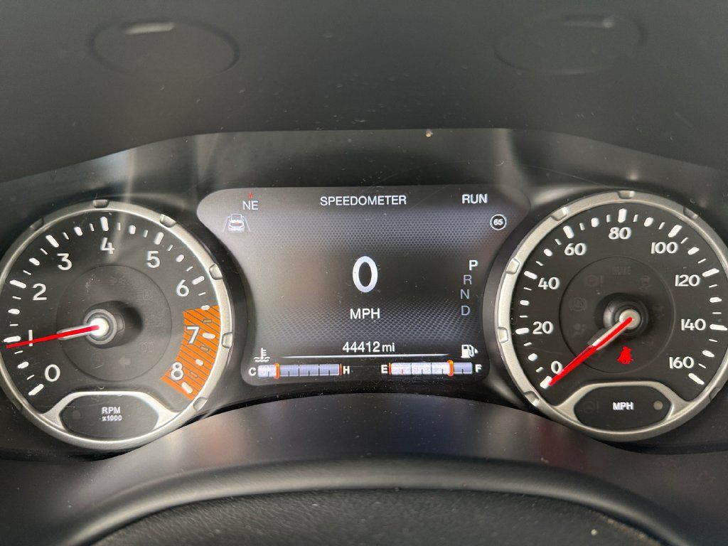Used 2021 Jeep Renegade Latitude w/ Convenience Group AWD/4WD image 13