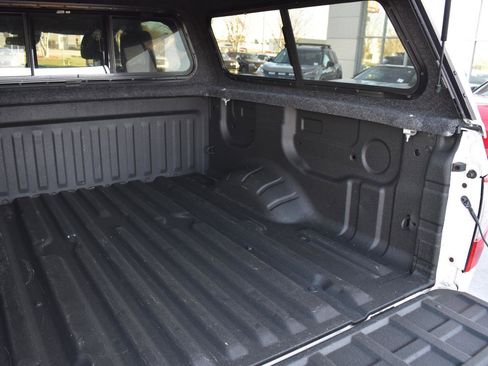 Used 2021 Nissan Titan SV w/ SV Convenience Package image 13