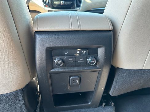 Used 2022 Chevrolet Traverse LS image 11