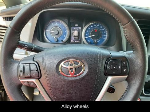 Used 2017 Toyota Sienna XLE w/ XLE Navigation Package AWD/4WD image 17