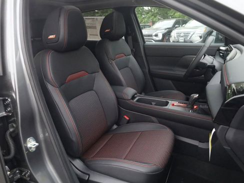 New 2026 Nissan Kicks SR w/ SR Premium Package FWD image 21