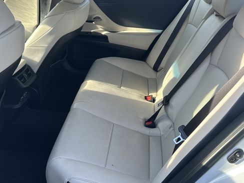 Used 2024 Lexus ES 350 w/ Premium Package image 21