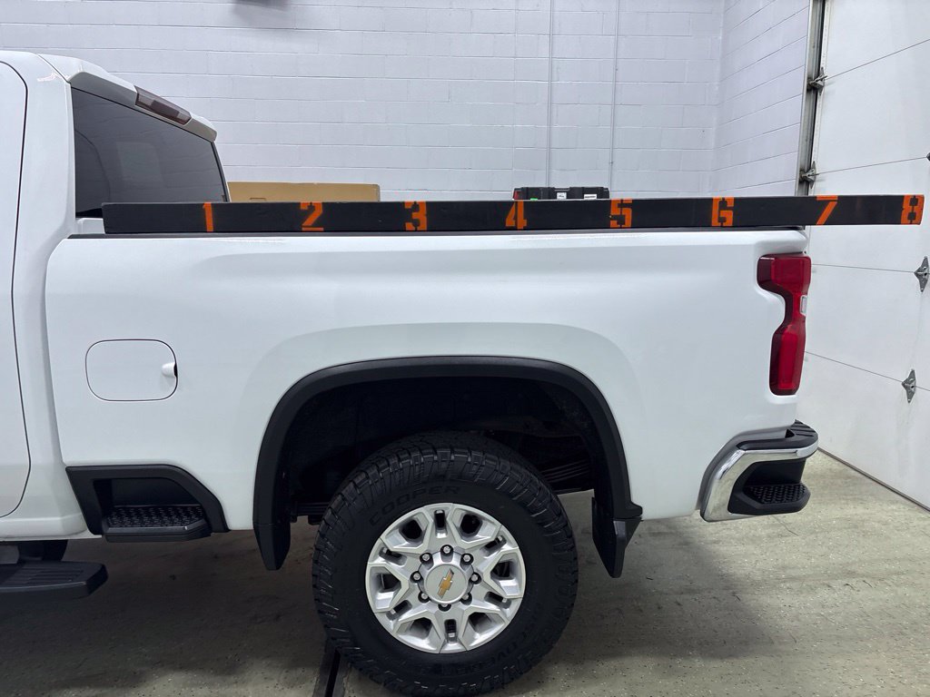 Used 2021 Chevrolet Silverado 2500 LTZ AWD/4WD image 11