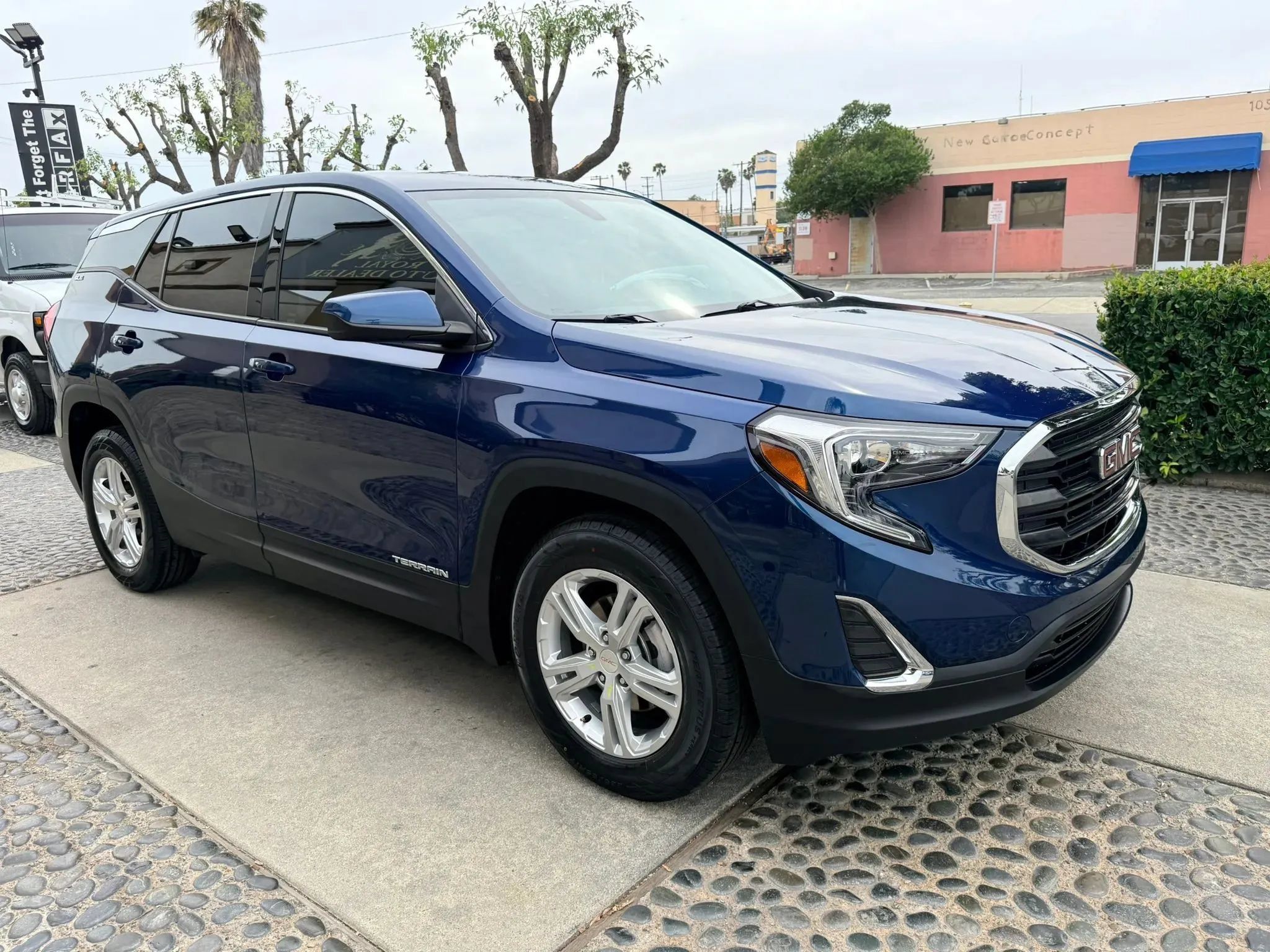 Used 2019 GMC Terrain SLE FWD image 3