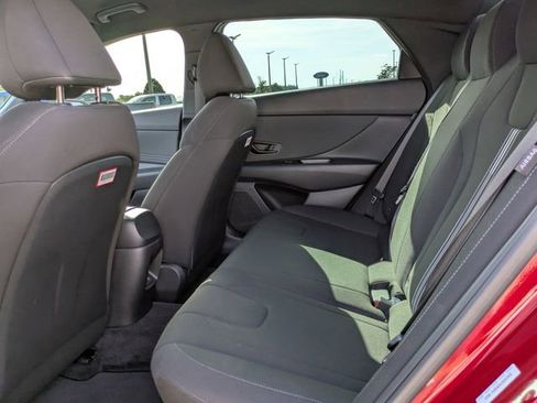 Used 2025 Hyundai Elantra Sport FWD image 13