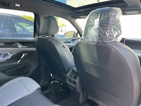 New 2026 Volkswagen Tiguan SE R-Line FWD image 40
