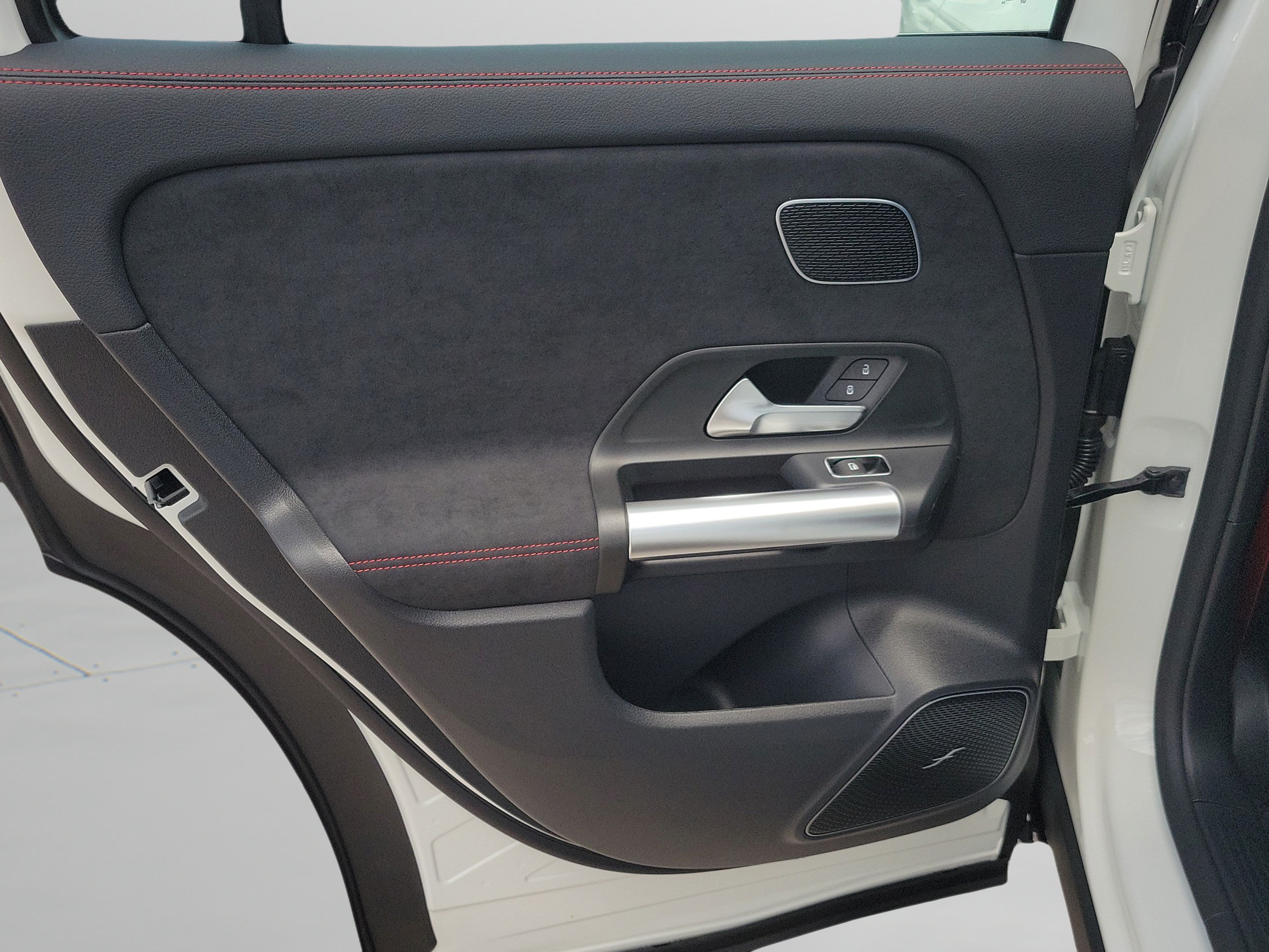 New 2026 Mercedes-Benz GLA 35 AMG 4MATIC image 7