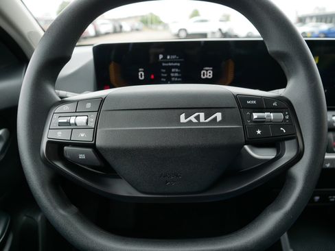 Certified 2025 Kia K4 FWD image 25