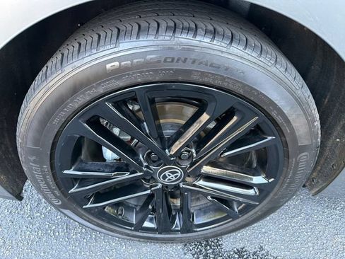 Used 2025 Toyota Camry SE w/ Convenience Package FWD image 17