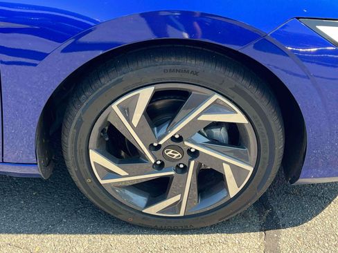 Used 2024 Hyundai Elantra SEL w/ Convenience Package FWD image 6