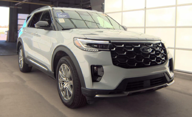 Used 2026 Ford Explorer Platinum AWD/4WD image 9