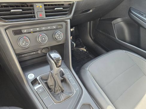 Certified 2022 Volkswagen Taos SE FWD image 20