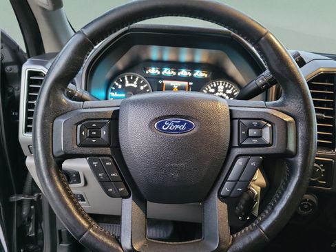 Used 2019 Ford F150 XLT w/ Equipment Group 302A Luxury AWD/4WD image 16