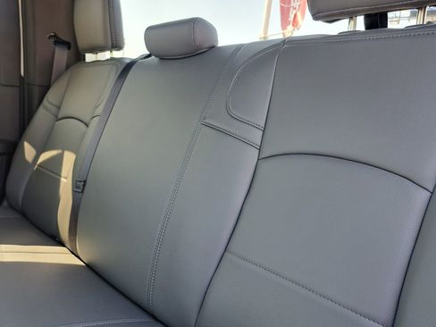 Used 2024 RAM 3500 Tradesman w/ Chrome Appearance Group image 21