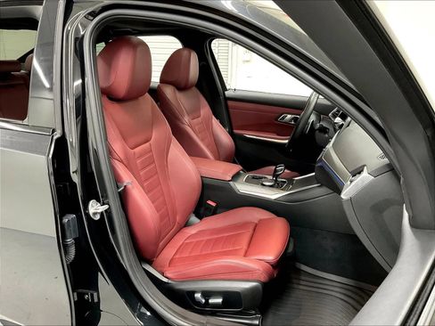 Used 2022 BMW 330i Sedan w/ M Sport Package RWD image 12