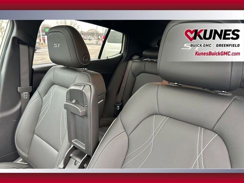 New 2026 Buick Envista Sport Touring w/ Studio Series image 18