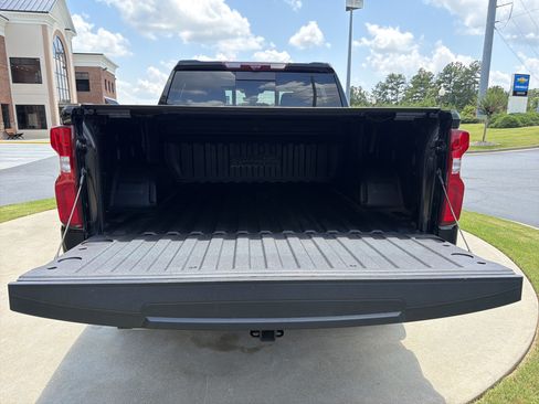 Used 2022 Chevrolet Silverado 1500 High Country w/ High Country Premium Package AWD/4WD image 18