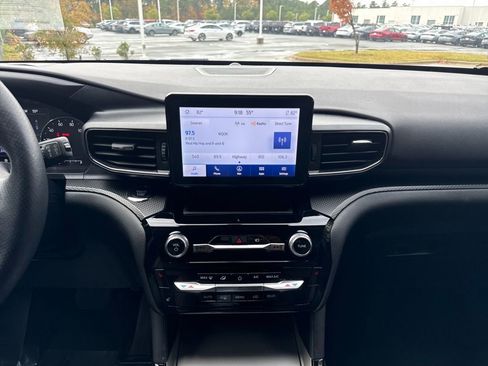 Used 2023 Ford Explorer ST-Line w/ Class IV Trailer Tow Package image 17