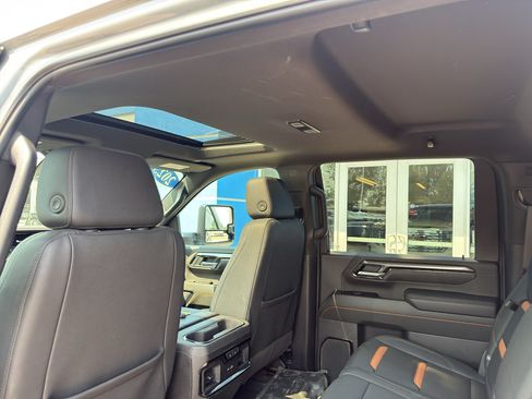 Used 2025 GMC Sierra 3500 AT4 w/ AT4 Premium Plus Package AWD/4WD image 11