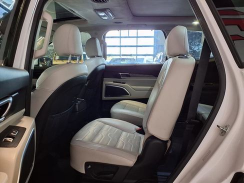 Used 2021 Kia Telluride SX w/ SX Prestige Package image 16