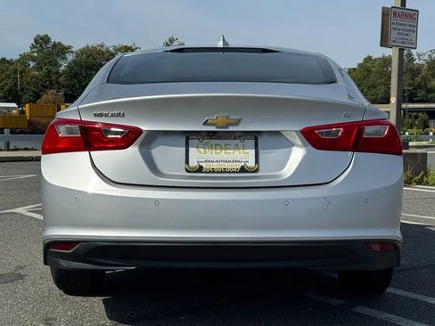 Used 2017 Chevrolet Malibu LT w/ Driver Confidence Package image 5