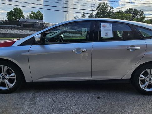 Used 2013 Ford Focus SE FWD image 4