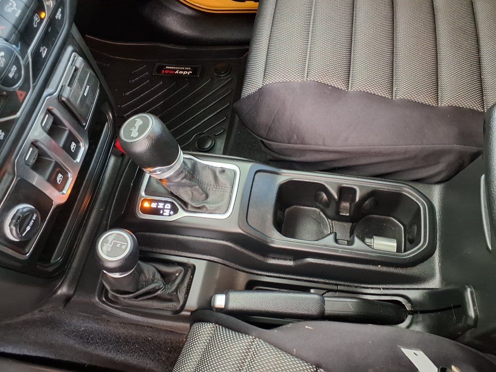 Used 2021 Jeep Wrangler Sport AWD/4WD image 29