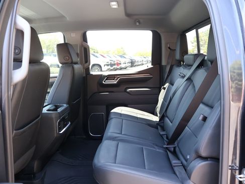 Used 2023 Chevrolet Silverado 1500 LTZ AWD/4WD image 23