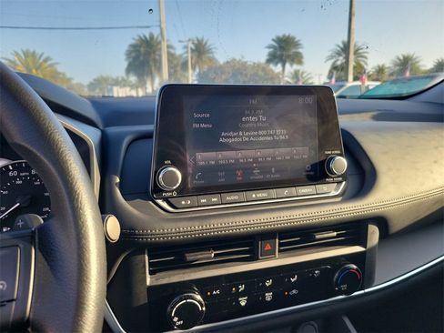 Certified 2025 Nissan Rogue S image 22