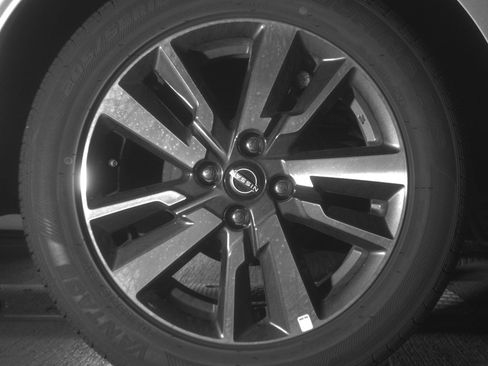 Used 2025 Nissan Versa SV FWD image 15