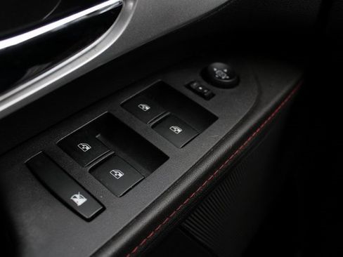 Used 2011 Chevrolet Equinox LT w/ Driver Convenience Package image 18