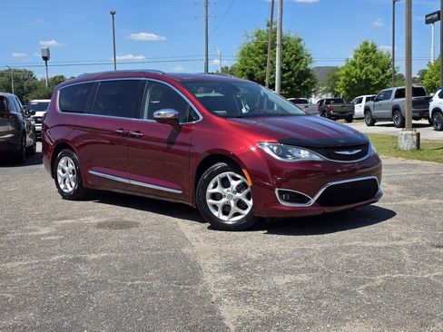 Used 2020 Chrysler Pacifica Limited image 2