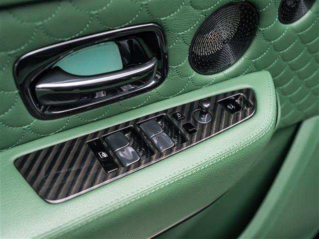 Used 2025 Rolls-Royce Cullinan AWD/4WD image 30