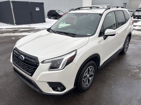 Certified 2023 Subaru Forester Premium image 6
