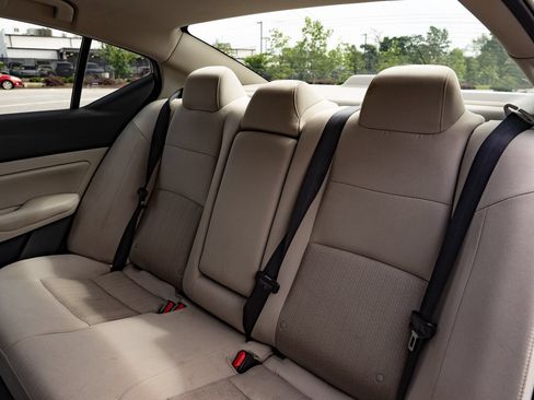 Used 2025 Nissan Altima 2.5 SV FWD image 19