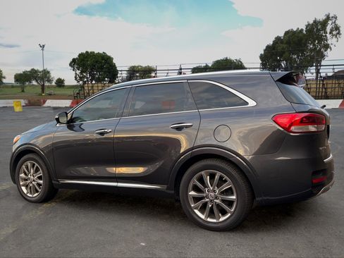 Used 2018 Kia Sorento SX FWD image 4